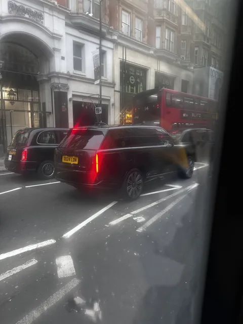 0024 LDN on a Land Rover