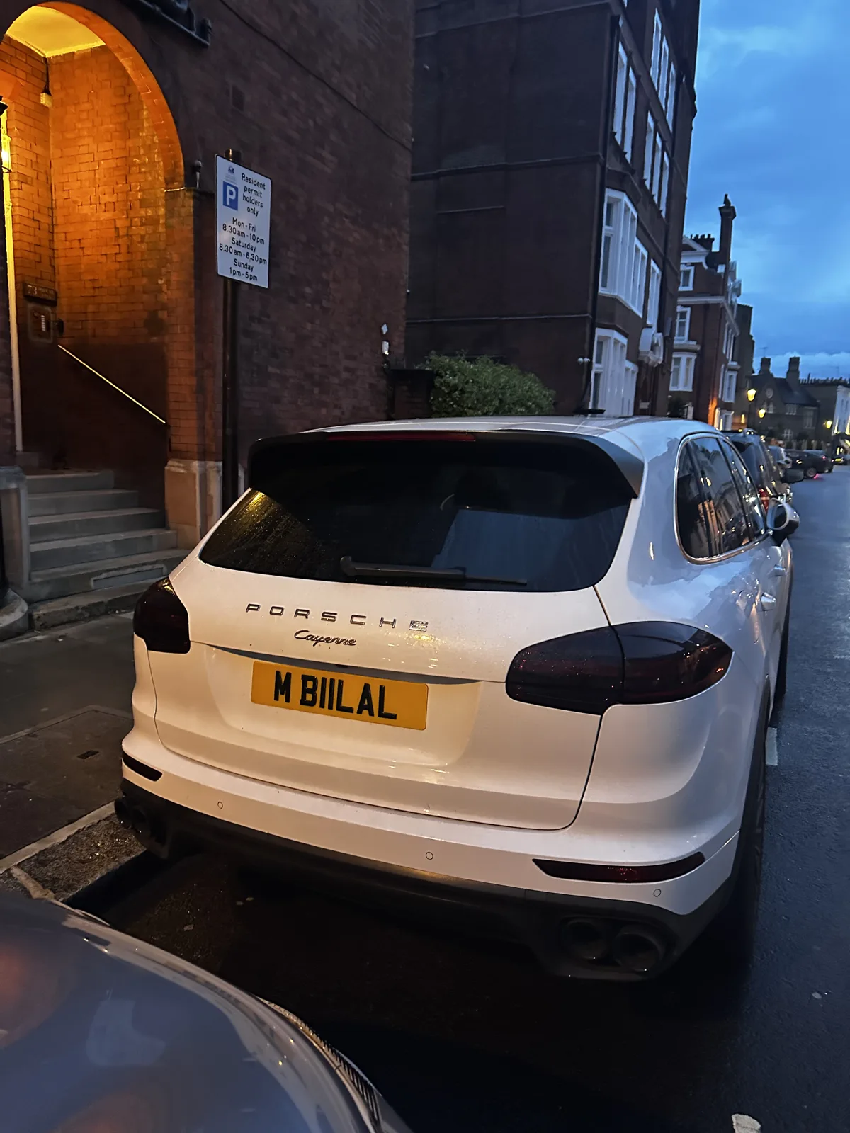 M B11LAL on a Porsche Cayenne