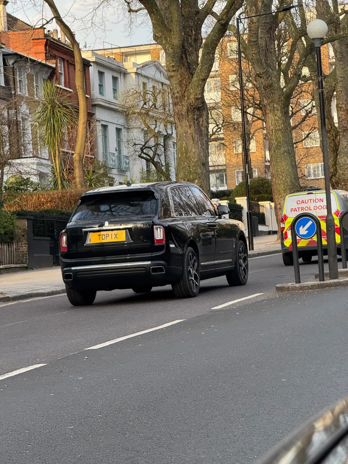 TOP 1X on a Rolls-Royce Cullinan