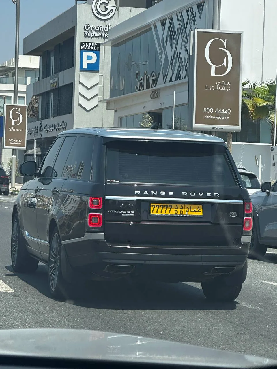 77777 DD on a Land Rover Range Rover Vogue SE